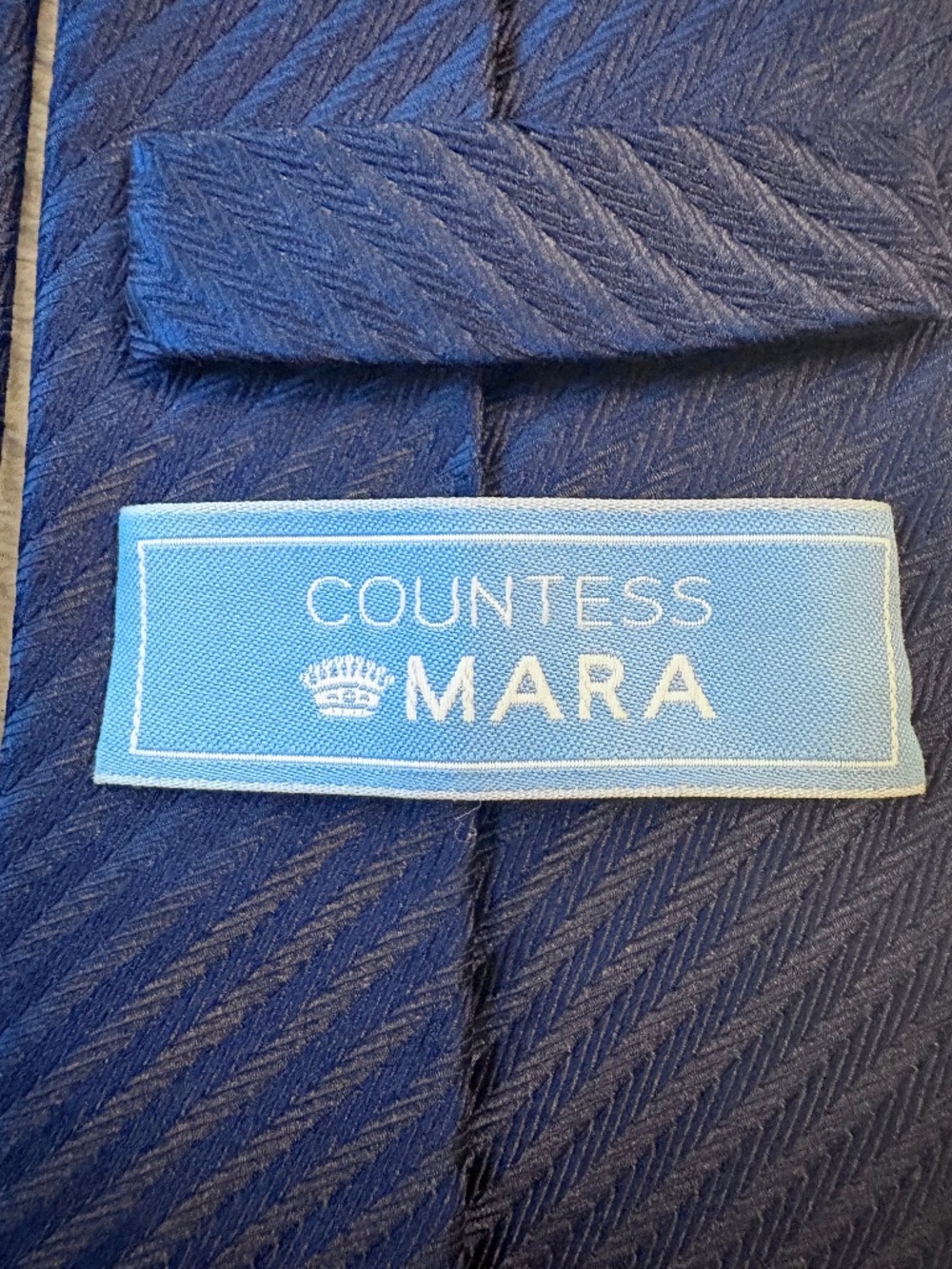 Countess Mara Navy Blue 100% Silk Textured Solid Necktie 3.25" Traditional